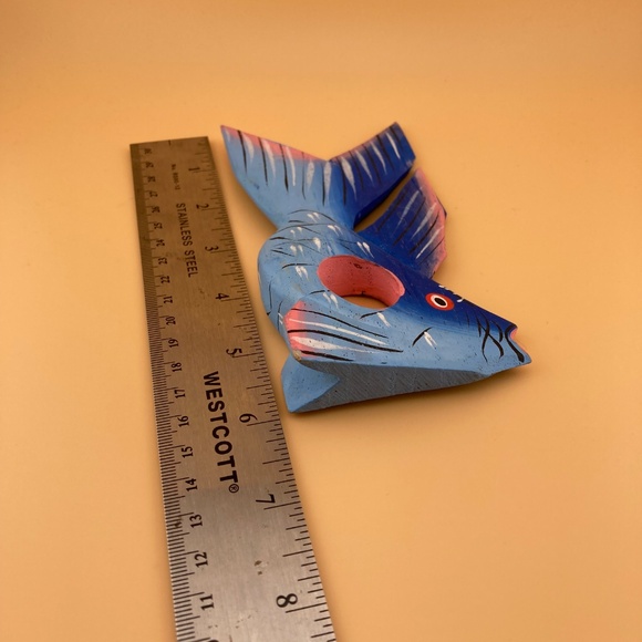 1980s Fish Wooden Napkin Rings Set of 2 - Blue and Pink - Picture 6 of 6